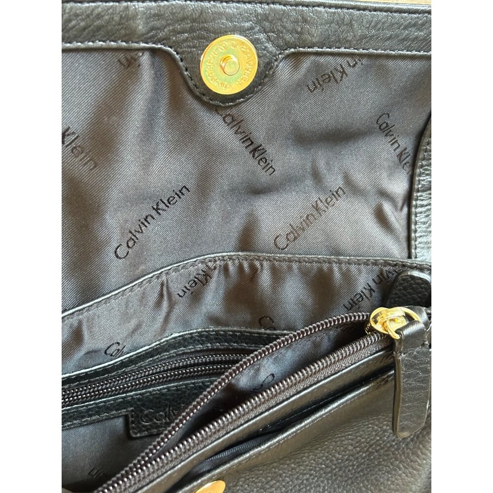 CALVIN KLEIN AUTHENTIC CROSSBODY SHOULDER BAG CHAIN PURSE BLACK GOLD ACCENTS - Picture 4 of 9